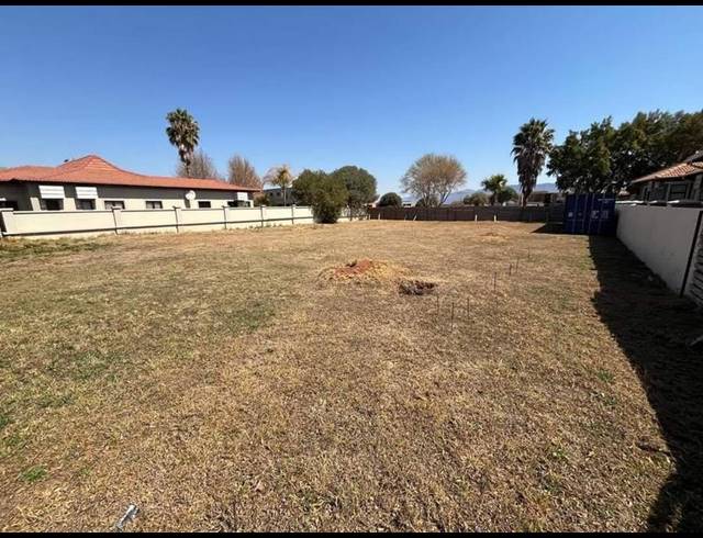 LAND FOR SALE IN THE ISLANDS ESTATES